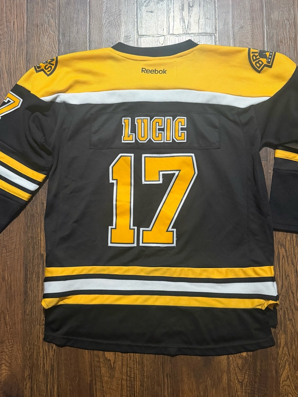 Boston bruins Milan Lucic youth Large/X-Large men’s xsmall/small jersey